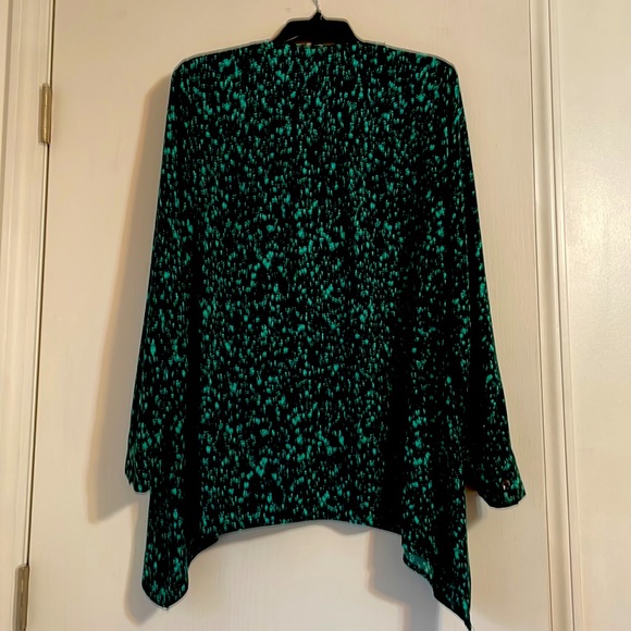 Apt.9 Women’s 0X size Deep Green and Mint long sleeve blouse with button front - Picture 4 of 5